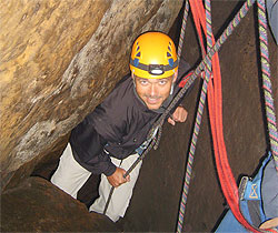 Abseilen in die H�hle